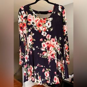 Long sleeved women’s dress. Size small.